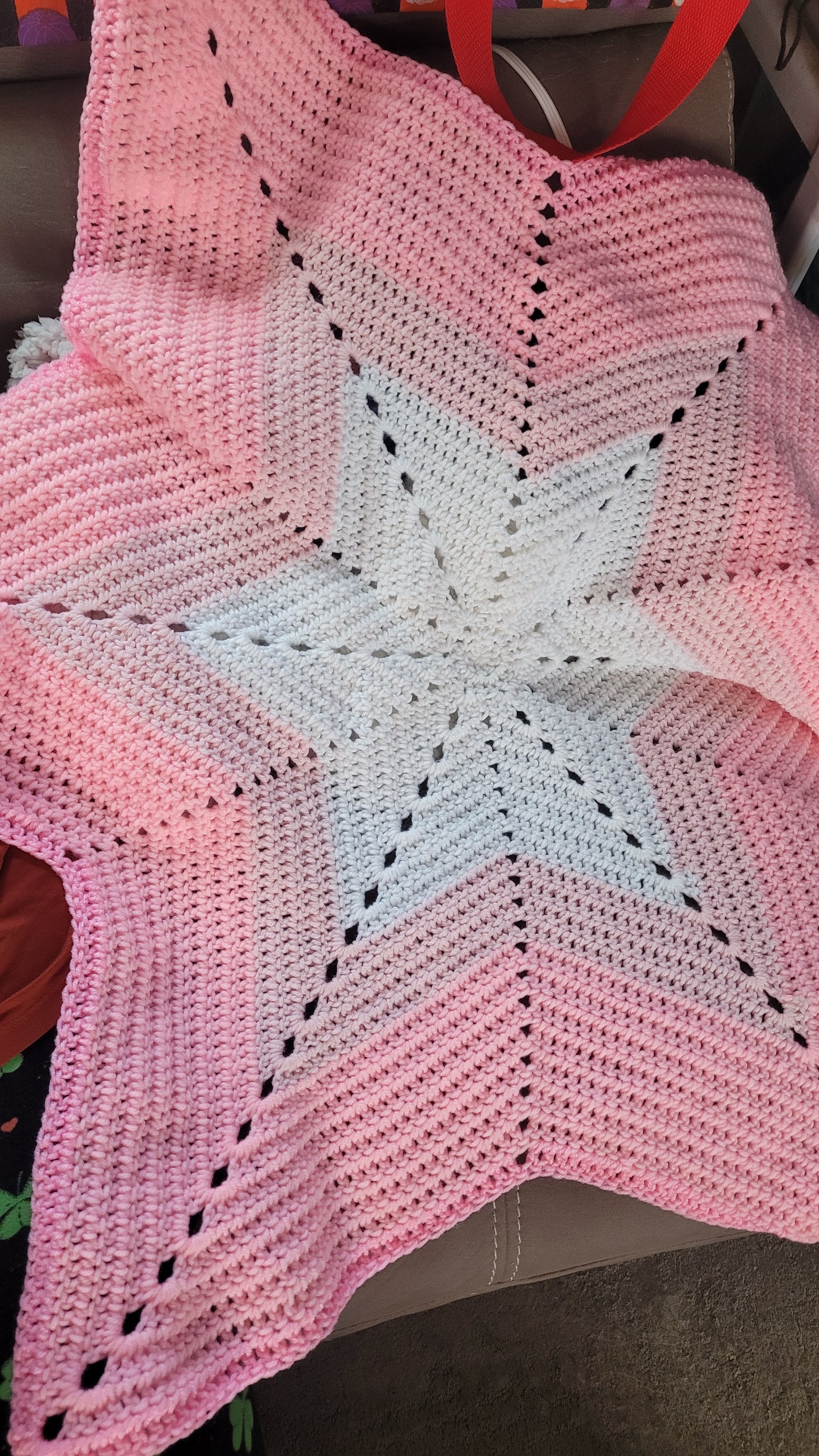 Shades of pink star blanket